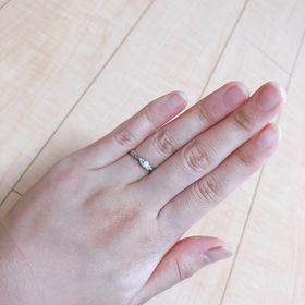 【ティファニー(Tiffany & Co.)の口コミ】 指輪のデザインは、よくある石を引き立たせる王冠型？のタイプではなく、…