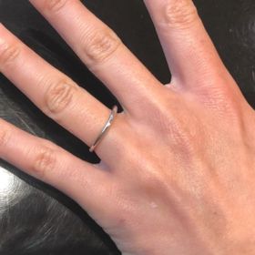 【ケイウノ ブライダル(K.UNO BRIDAL)の口コミ】 シンプルなデザインで上品だと感じたこと、そして予算の範囲内であったの…