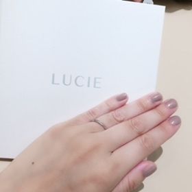 【LUCIE(ルシエ)の口コミ】 結婚指輪の購入にあたって6、7店舗見て回っていました。
私たちが選んだリ…