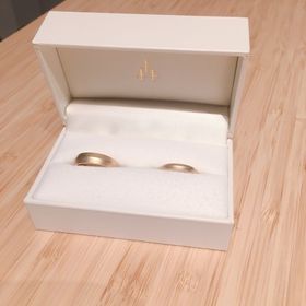 【THREE TREES(スリーツリーズ)の口コミ】 私も彼ももともと指輪やブランドなどこだわりがなく、結婚指輪決めないと…