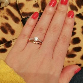 【I's stone(アイズストーン)の口コミ】 はじめは、シルバーで探していたのですが、アイズストーンさんのピンクゴ…