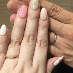 【canal4℃(カナルヨンドシー)の口コミ】 日本人の肌によく馴染む、ピンクゴールドの細めのリングで手を綺麗に見せ…