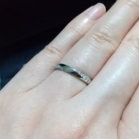 【ラザール ダイヤモンド(LAZARE DIAMOND)の口コミ】 セントパトリックの婚約指輪に一目惚れしていたので、それと重ねづけの相…