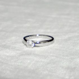 【ティファニー(Tiffany & Co.)の口コミ】 交際期間中も記念日のプレゼントにはティファニーのアクセサリー。
と、思…