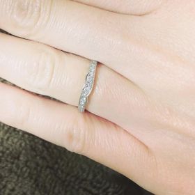 【俄(にわか)の口コミ】 若干予算はオーバーしましたが、キラキラとした輝きが本当にキレイな指輪…