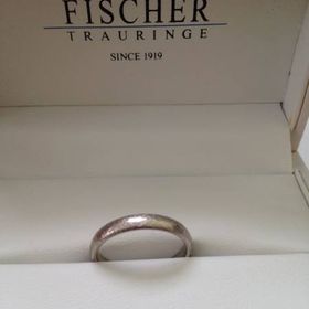 【FISCHER(フィッシャー)の口コミ】 ロードオブザリングの大ファンな私。この映画で使われている指輪はここの…