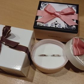 【insembre(インセンブレ)の口コミ】 内側に刻印された靴は「幸せな未来に連れて行ってくれる魔法の靴」という…