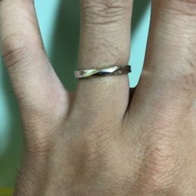 【銀座ダイヤモンドシライシの口コミ】 シンプルな形と価格が決め手です。
あとは、ブランド名が有名だったのでダ…