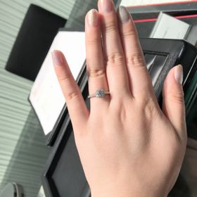 【ラザール ダイヤモンド(LAZARE DIAMOND)の口コミ】 こちらリングラフで大変評判が良かったことと、オンラインカタログで見た…