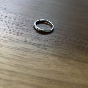 【エクセルコダイヤモンド(EXELCO DIAMOND)の口コミ】 シンプルなデザインが良かったため、一粒ダイヤにしました。店員さんに、2…