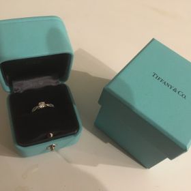 【ティファニー(Tiffany & Co.)の口コミ】 サプライズでもらったものなので決め手とは言えませんが、一生に一度のも…