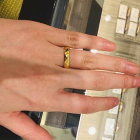 【NIESSING(ニーシング)の口コミ】 幅広のリングを探しており、こちらのリングはイメージにピッタリだと思い…