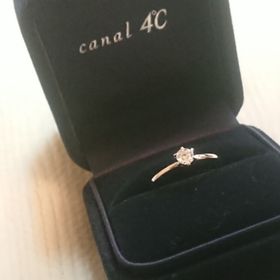 【canal4℃(カナルヨンドシー)の口コミ】 シンプルなデザインで服装などを選ばずに着けられるのでとても気に入って…