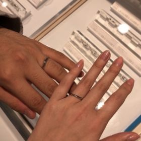 【CAFERING(カフェリング)の口コミ】 彼女のリクエストとして、結婚指輪はザ•結婚指輪といった感じのシン…