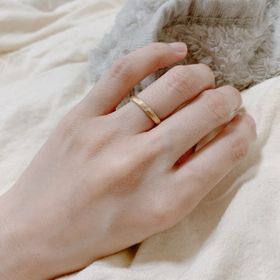 【YUKA HOJO(ユカホウジョウ)の口コミ】 デザインはシンプルで
どんなお洋服にも合わせられる
ものだけどオシャレ…