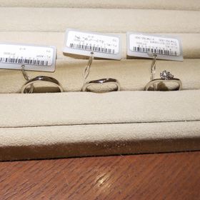 【TRECENTI(トレセンテ)の口コミ】 デザイン性と品質、つけ心地です。
サンプルをいくつか試させていただきま…