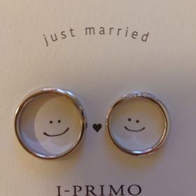 【アイプリモ(I-PRIMO)の口コミ】 ﾃﾞｻﾞｲﾝがとても素敵だったからです。宝石が斜めに入っていて、一目惚れし…