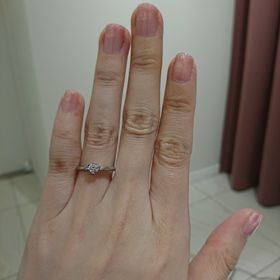 【TRECENTI(トレセンテ)の口コミ】 フローラのお花の形が可愛いです。
でも可愛すぎなくて、年を取っても誰で…