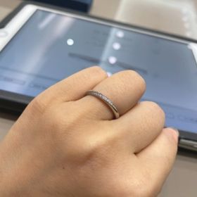 【4℃ BRIDAL(ヨンドシーブライダル)の口コミ】 ストレートタイプなので使いやすいのですが、メレダイヤの配置が斜めにな…