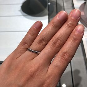 【アイプリモ(I-PRIMO)の口コミ】 上半分にメレダイヤがぎっしり詰まっていて、とてもきらびやかでした。上…