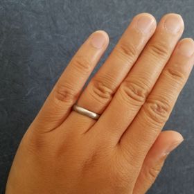 【Something Blue(サムシングブルー)の口コミ】 家事をしたり生活すると必ず傷がつくので、石のついていない、シンプルな…