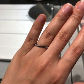 【アイプリモ(I-PRIMO)の口コミ】 ウェーブがかかっているデザインが素敵でした。サイドにダイヤモンドがさ…