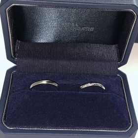 【銀座ダイヤモンドシライシの口コミ】 まずは素材がいいです。しっかり重量感もありつつ、付け心地がすごくいい…