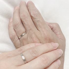 【GALA JEWELRY(ガラジュエリー)の口コミ】 派手にならないずっと付けていても邪魔にならないデザインを探していまし…