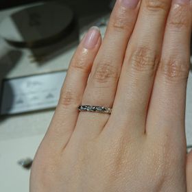 【ショーメ(CHAUMET)の口コミ】 みる人が見ればショーメと一目で分かるデザインで、つけ心地がよく、ダイ…