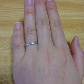 【STAR JEWELRY(スタージュエリー)の口コミ】 シンプルなものを探していたので、飾り石などないものが希望でした。でも…