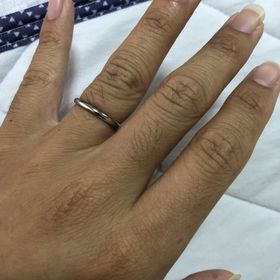 【エクセルコダイヤモンド(EXELCO DIAMOND)の口コミ】 指輪のデザインはシンプルな物が良いと思っていたので
着け心地も良く違和…