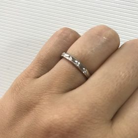 【エクセルコダイヤモンド(EXELCO DIAMOND)の口コミ】 なるべくキラキラしているものが欲しかったのですが、どこも似ているよう…