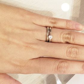 【infinitylove(インフィニティラヴ)の口コミ】 比較的シンプルですが、よく見ると細かい装飾があり個性的だと思います。…