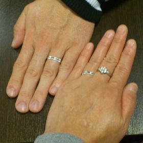 【ティファニー(Tiffany & Co.)の口コミ】 もともと指が太く、色黒なので、金色のリングが似合わず、プラチナで探し…