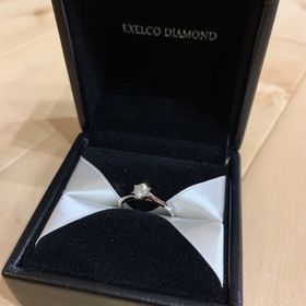 【エクセルコダイヤモンド(EXELCO DIAMOND)の口コミ】 彼がサプライズで指輪をもらいました。デザイン性や、ダイヤモンドの透明…