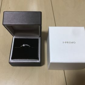 【アイプリモ(I-PRIMO)の口コミ】 何軒か周り、婚約指輪を見に行きましたが、アイプリモのプラウのデザイン…