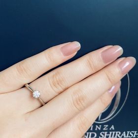 【銀座ダイヤモンドシライシの口コミ】 the王道の婚約指輪！！みたいなシンプルなデザインがとても気に入りました…