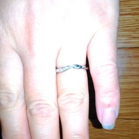 【COLANY(コラニー)の口コミ】 デザインがよく、私好みのリングの細さと着け心地でした。あとは、アフタ…