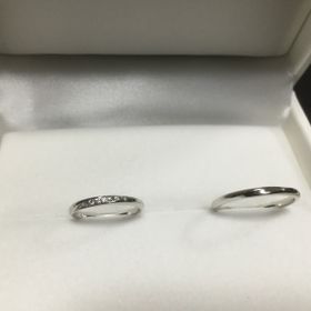 【HOSHI no SUNA 星の砂(ほしのすな)の口コミ】 彼女がダイヤが複数散らばっている指輪＆男性の私はできるだけシンプルな…