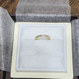 【LUCIE(ルシエ)の口コミ】 旦那さんとは別のブランドの指輪なので色味を合わせるためにゴールドにし…