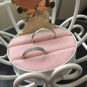 【L'or(ロル)の口コミ】 シンプルなデザインですがキラキラと小さなダイヤのラインが輝く可愛らし…