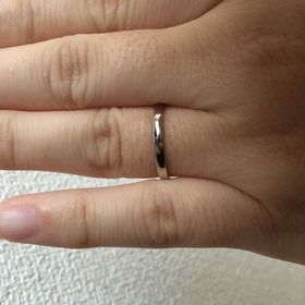 【銀座ダイヤモンドシライシの口コミ】 サイズ感も含めたシンプルなデザインとつけ心地、ブランドの知名度が主な…