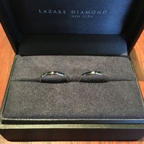 【ラザール ダイヤモンド(LAZARE DIAMOND)の口コミ】 毎日つけるにあたってあまり豪華なのは好みではないな、でも石がついてた…