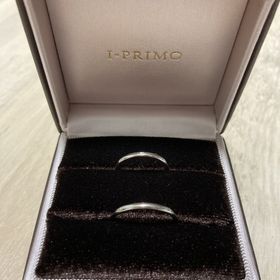 【アイプリモ(I-PRIMO)の口コミ】 まず、デザインがシンプルで細身だったので、指が太い私でもこの指輪をつ…