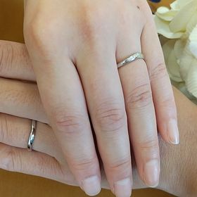 【TOWAIYOU(トワイユ)の口コミ】 指輪の内側にアースブルーダイヤモンドが入っており、実際にアースブルー…