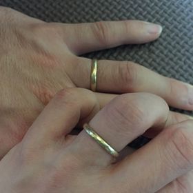 【NIESSING(ニーシング)の口コミ】 まずは素材が一般的な指輪と違いゴールドなので、友人などと同じになるこ…