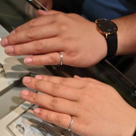 【アイプリモ(I-PRIMO)の口コミ】 メレダイヤのラインを繊細なミル打ちで、さらに縁取りしてあり華やかで品…