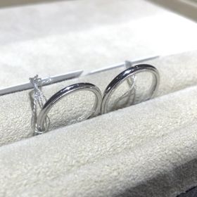 【TRECENTI(トレセンテ)の口コミ】 指輪を決めるにあたって、
①つけ心地
②耐久性
③デザイン
を重視しました。…