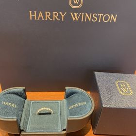 【ハリー・ウィンストン(Harry Winston)の口コミ】 フルエタニティーを検討しており、他ブランドも数件比較しましたが、輝き…