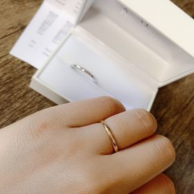 【THE KISS & RoseMarry(ザ キッス＆ローズマリー)】の口コミ 価格とデザインです。価格は、結婚式でお金がかかるので、2人で5万以内が...